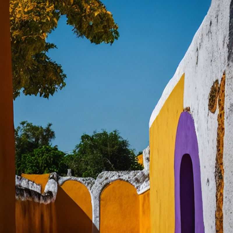 Izamal, Mexique: maisons jaunes vibrantes sous le soleil printanier.